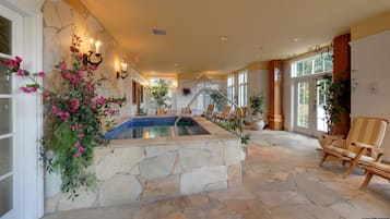 Body treatments, deep-tissue massages, Swedish massages, facials