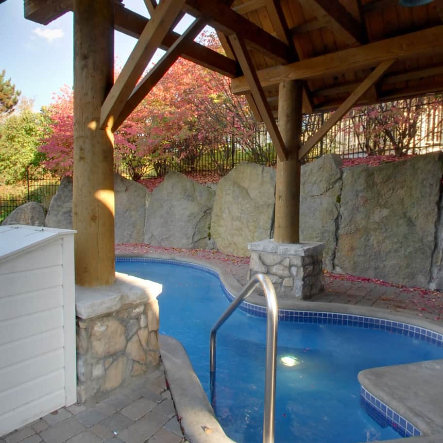 Body treatments, deep-tissue massages, Swedish massages, facials