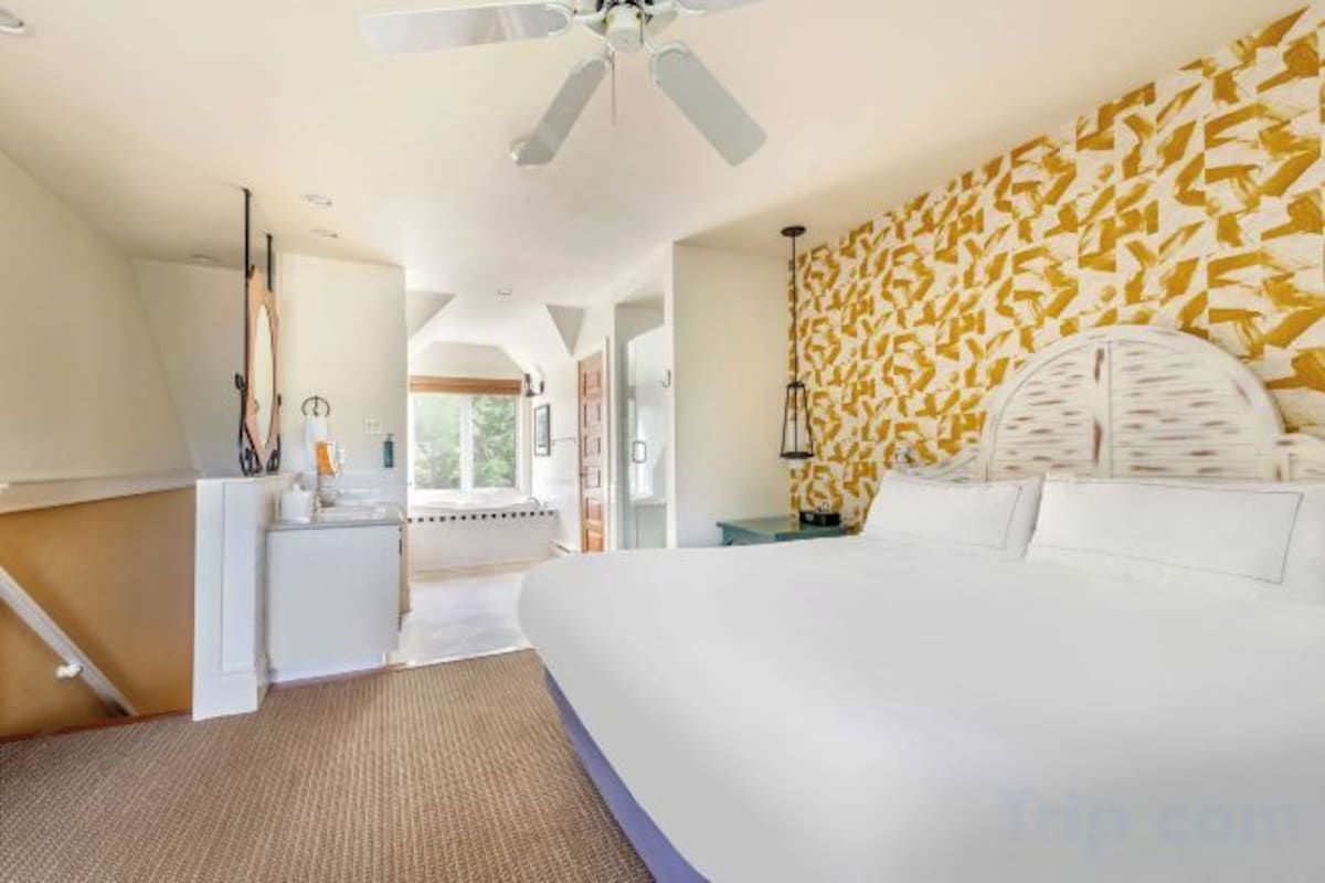 1 Bedroom 1 King 2 Bath Les Terrasses Suite