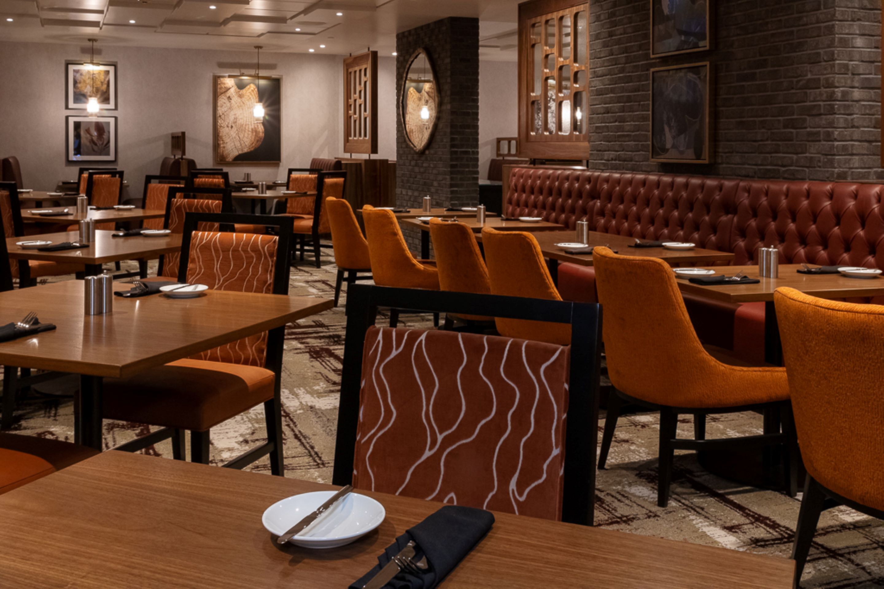 3 restaurants, breakfast, lunch, dinner served; american cuisine