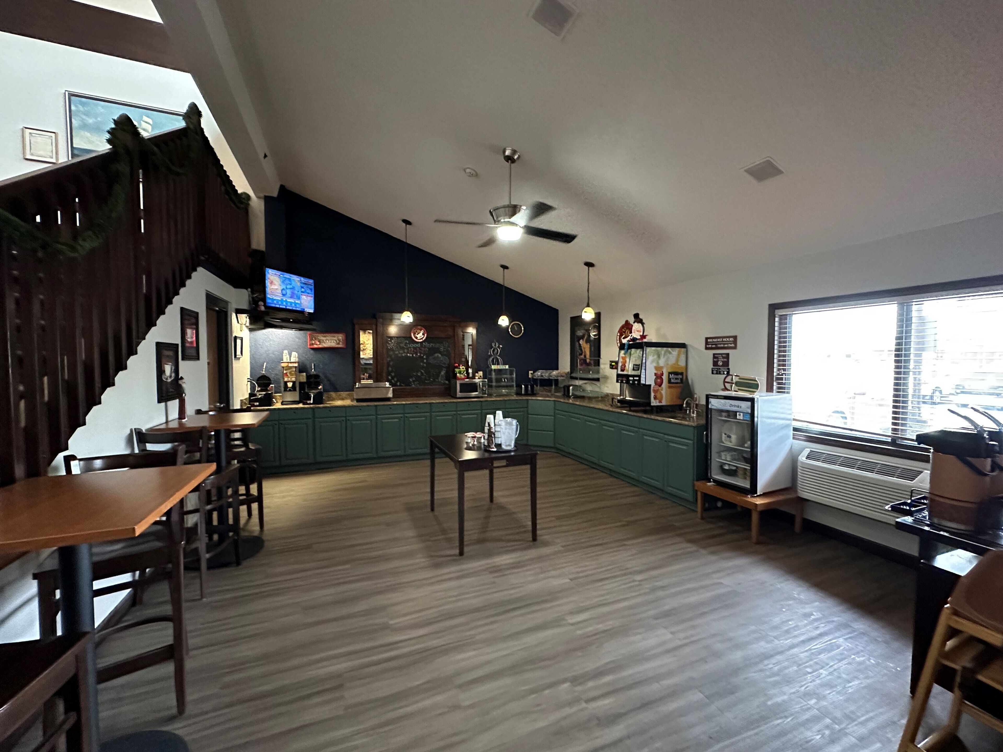 free daily full breakfast