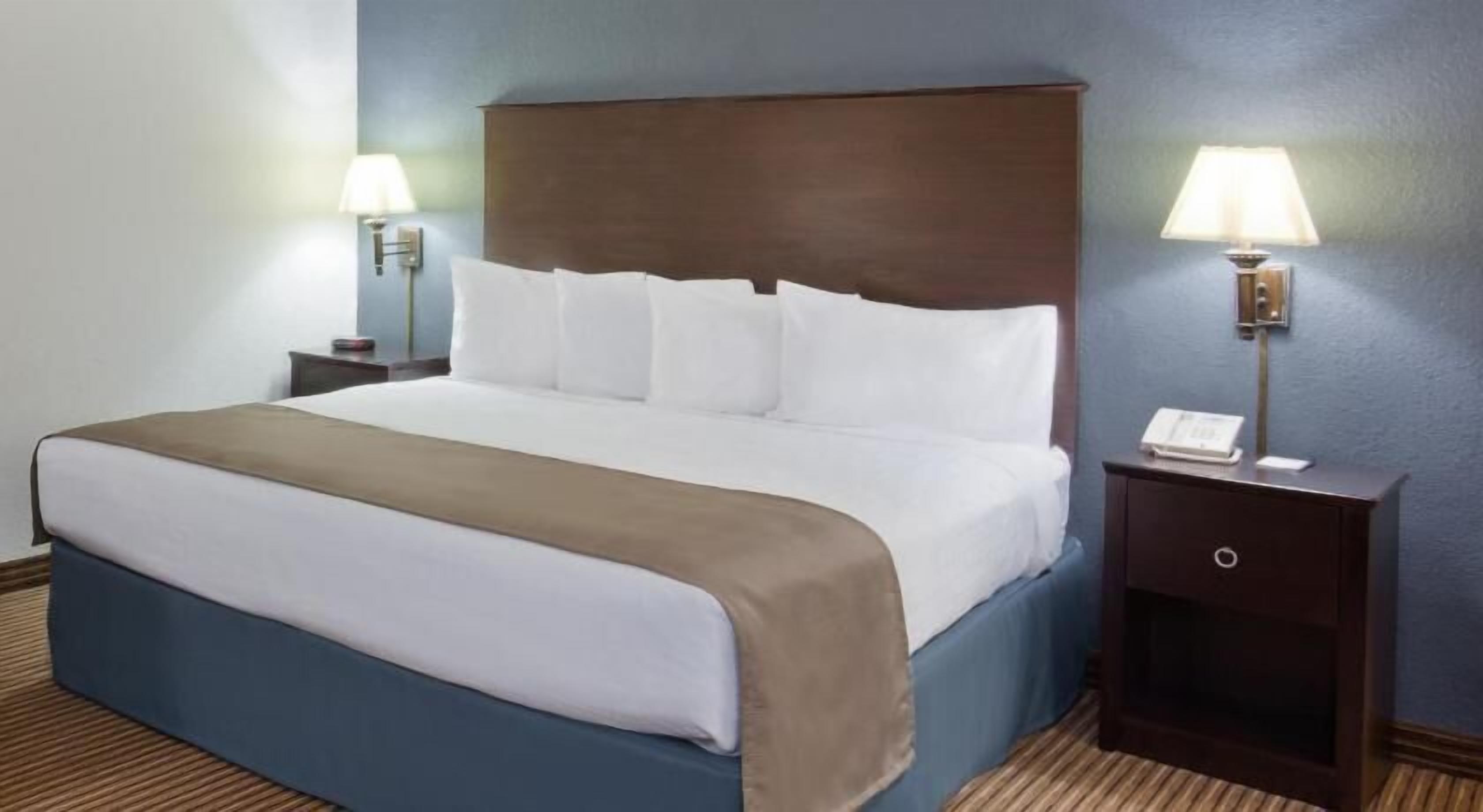 Desk, iron/ironing board, free cots/infant beds, rollaway beds