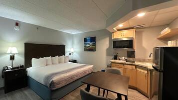 Room, 1 King Bed, Non Smoking (Efficiency)