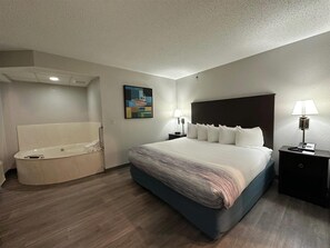 Premier Suite, 1 King Bed, Non Smoking | Desk, iron/ironing board, free cribs/infant beds, rollaway beds