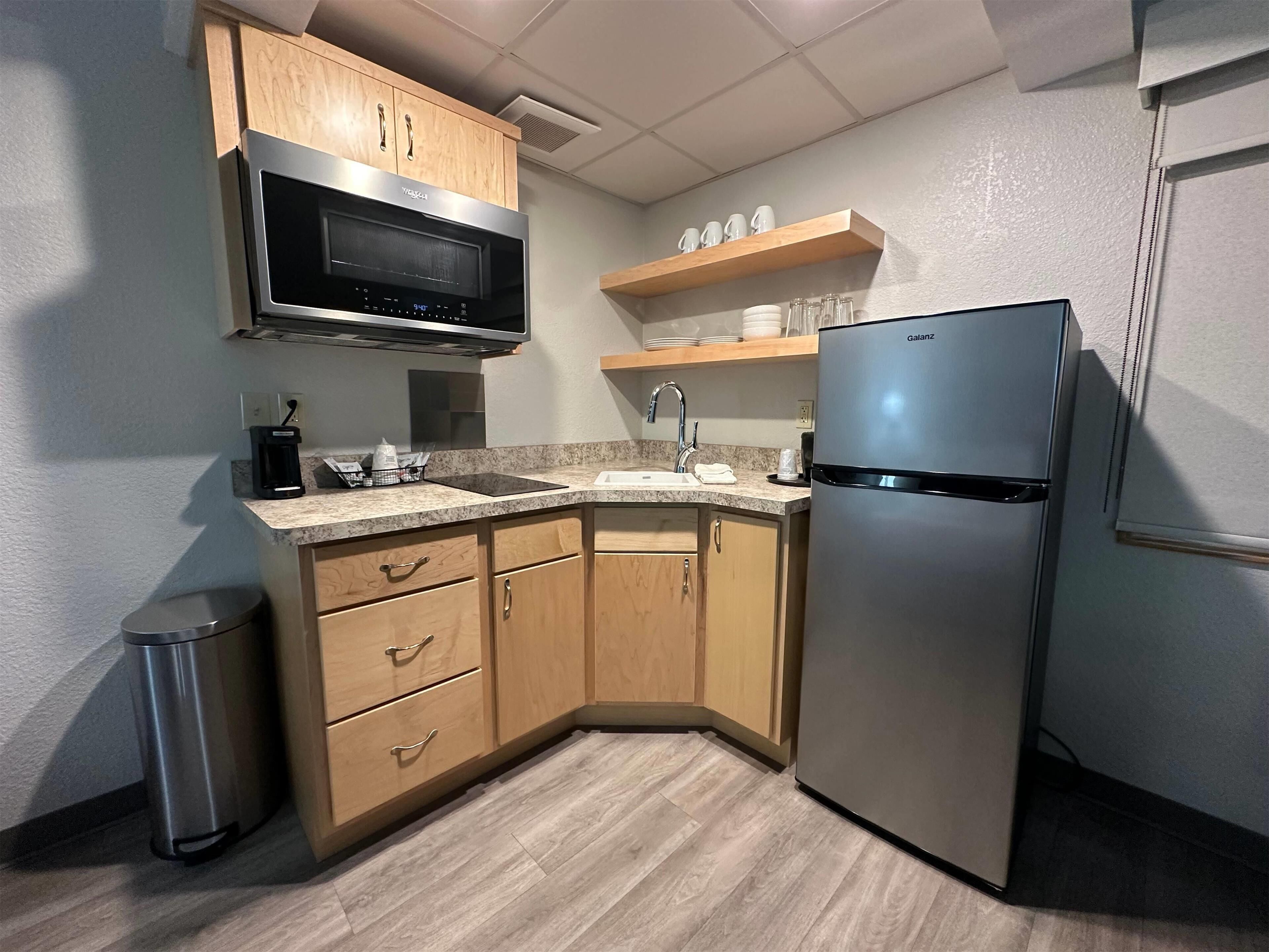 room, 1 king bed, non smoking (efficiency) | desk, iron/ironing board, free cots/infant beds, rollaway beds