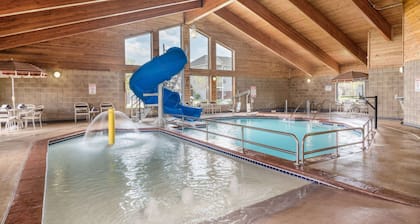 AmericInn by Wyndham Fargo West Acres