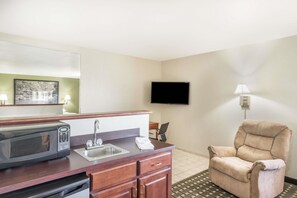 Studio Suite, 1 King Bed, Non Smoking | Desk, laptop workspace, blackout drapes, iron/ironing board