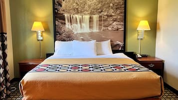 Escritorio, espacio para trabajar con laptop y cortinas blackout