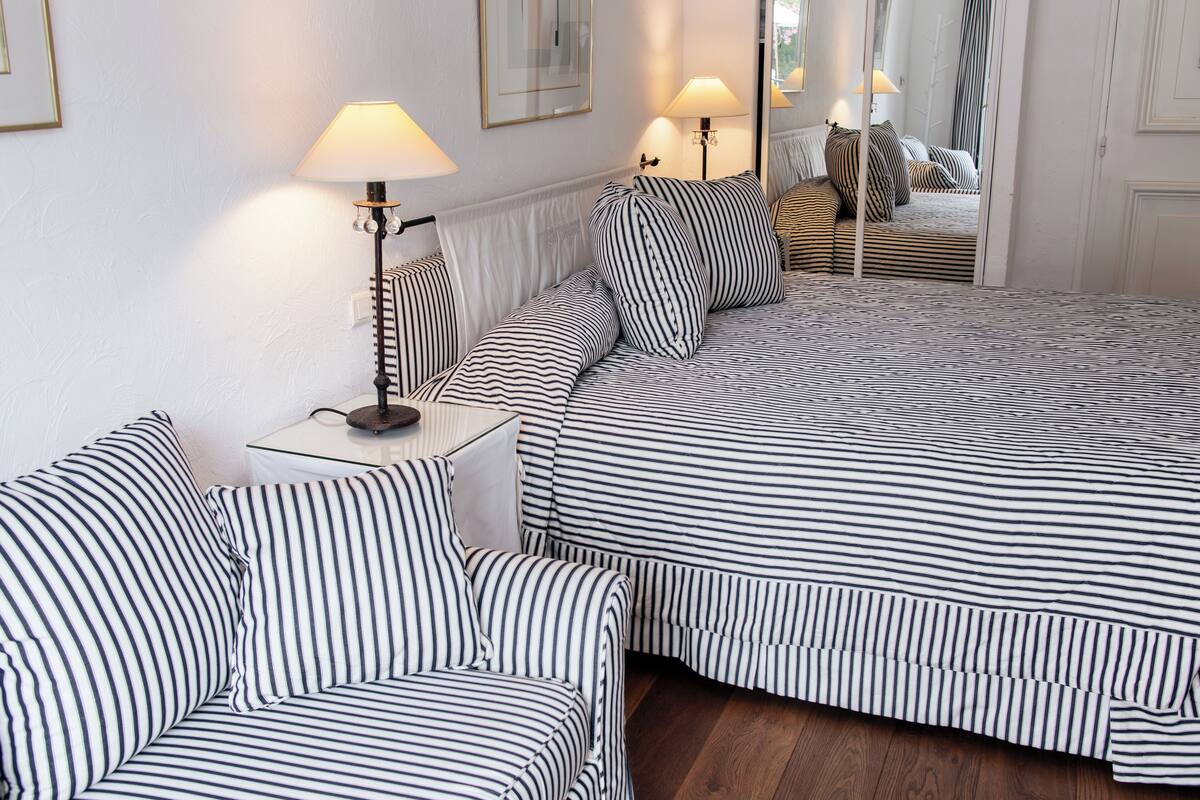 Premium bedding, pillowtop beds, free WiFi, bed sheets
