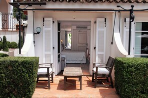 Deluxe Double Room, Terrace, Pool View