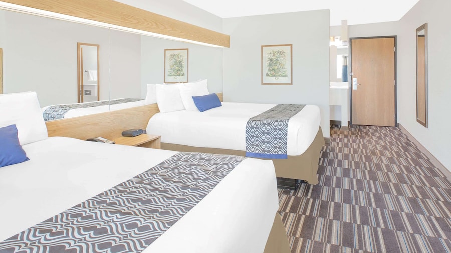 Microtel Inn & Suites by Wyndham Ames