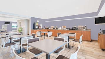 Free daily continental breakfast