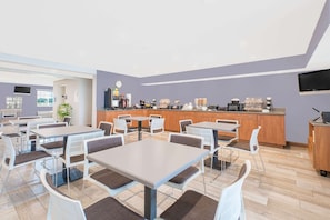 Desayuno continental incluido todos los días