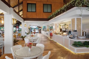 Déjeuner préparé sur commande gratuit tous les jours