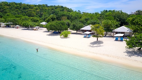 Exterior. Discovery Coron