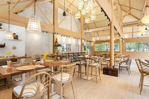 Frühstück, Mittagessen, Abendessen, Blick auf den Strand