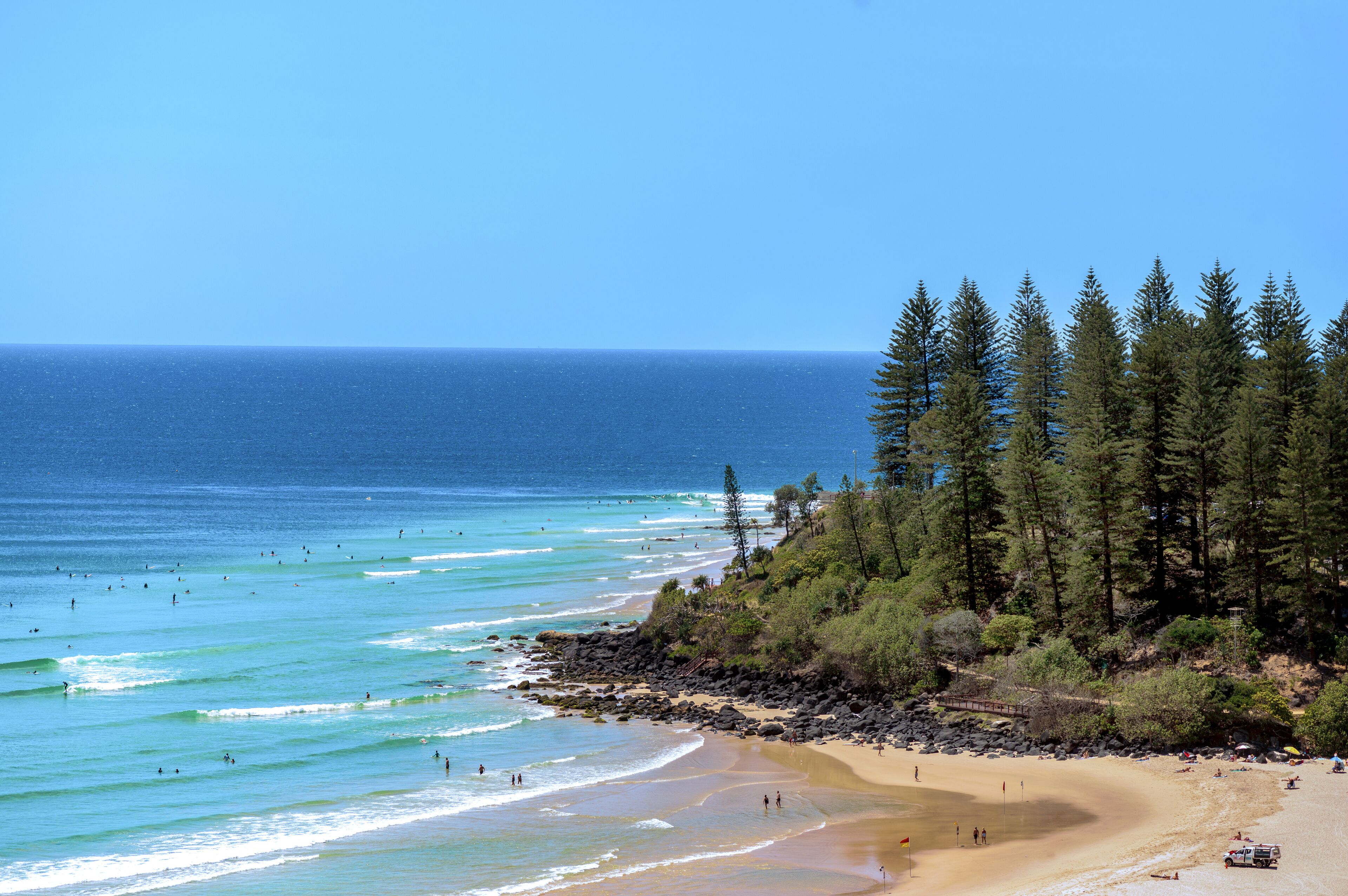 Mantra Coolangatta Beach — image 16