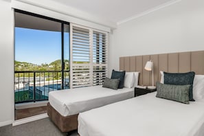 3 Bedroom Ocean | In-room safe, soundproofing, iron/ironing board, cots/infant beds