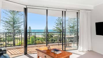 Room, 1 Bedroom (Ocean)