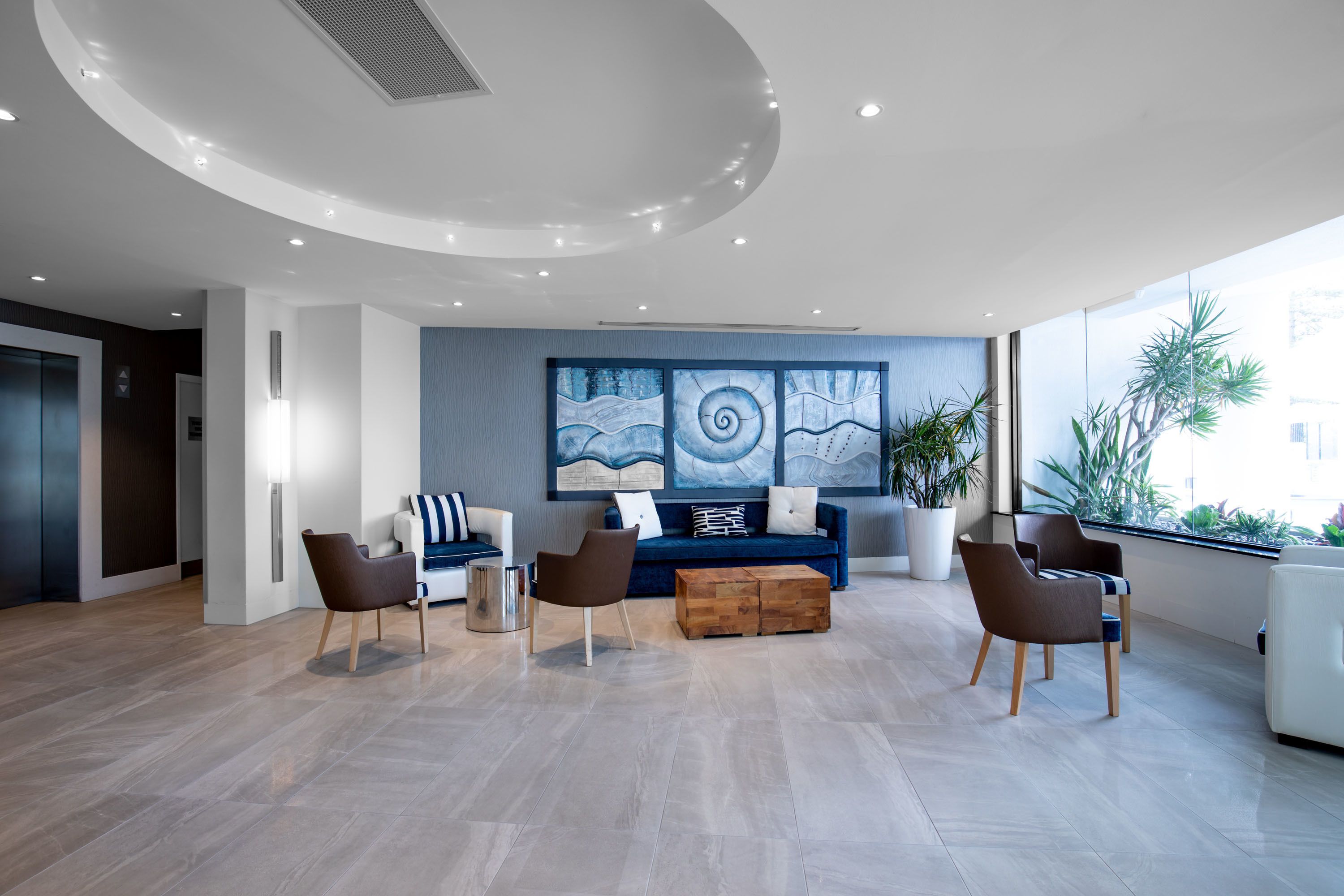 Mantra Coolangatta Beach — image 28