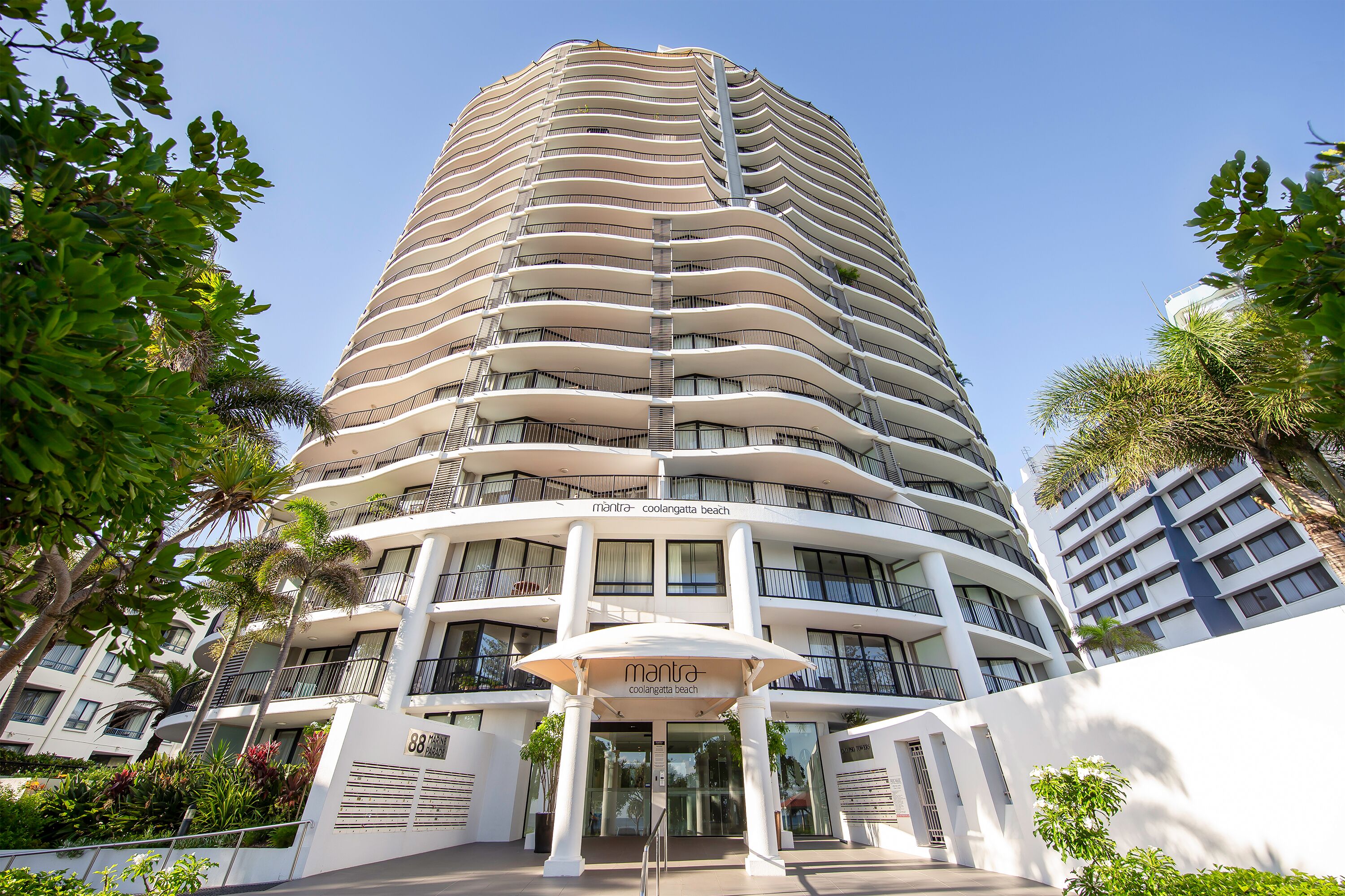 Mantra Coolangatta Beach — image 21