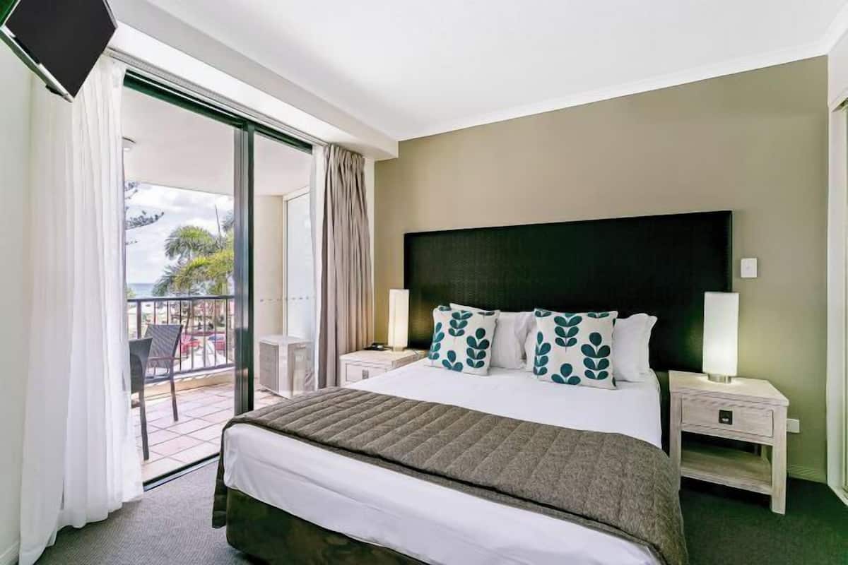 2 bedrooms, in-room safe, soundproofing, iron/ironing board