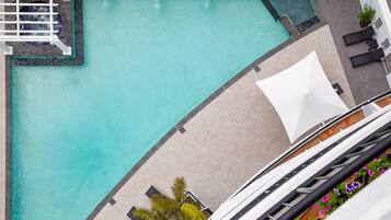 Hồ bơi ngoài trời, dù/ô trên bãi biển/hồ bơi