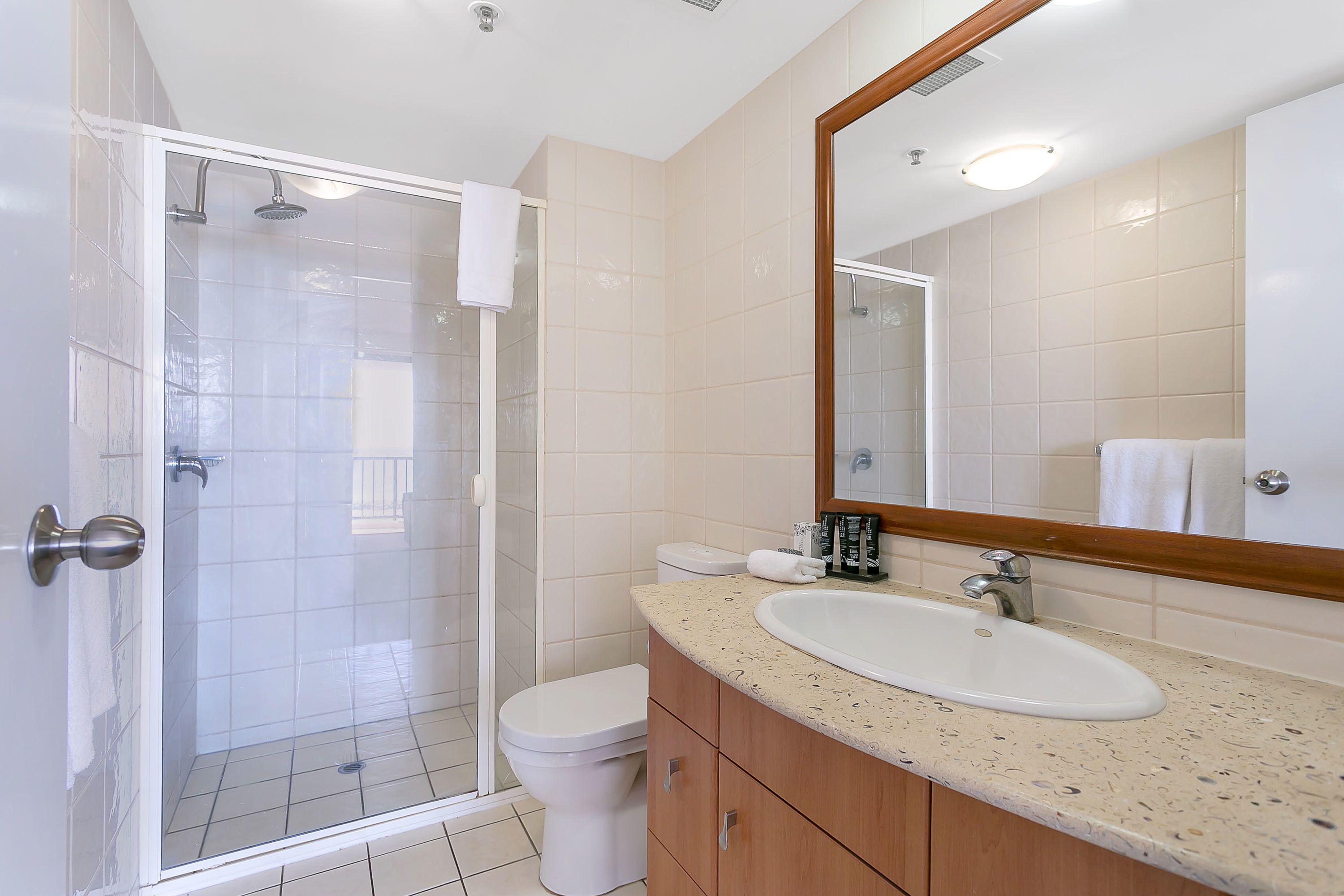 Mantra Coolangatta Beach — image 11