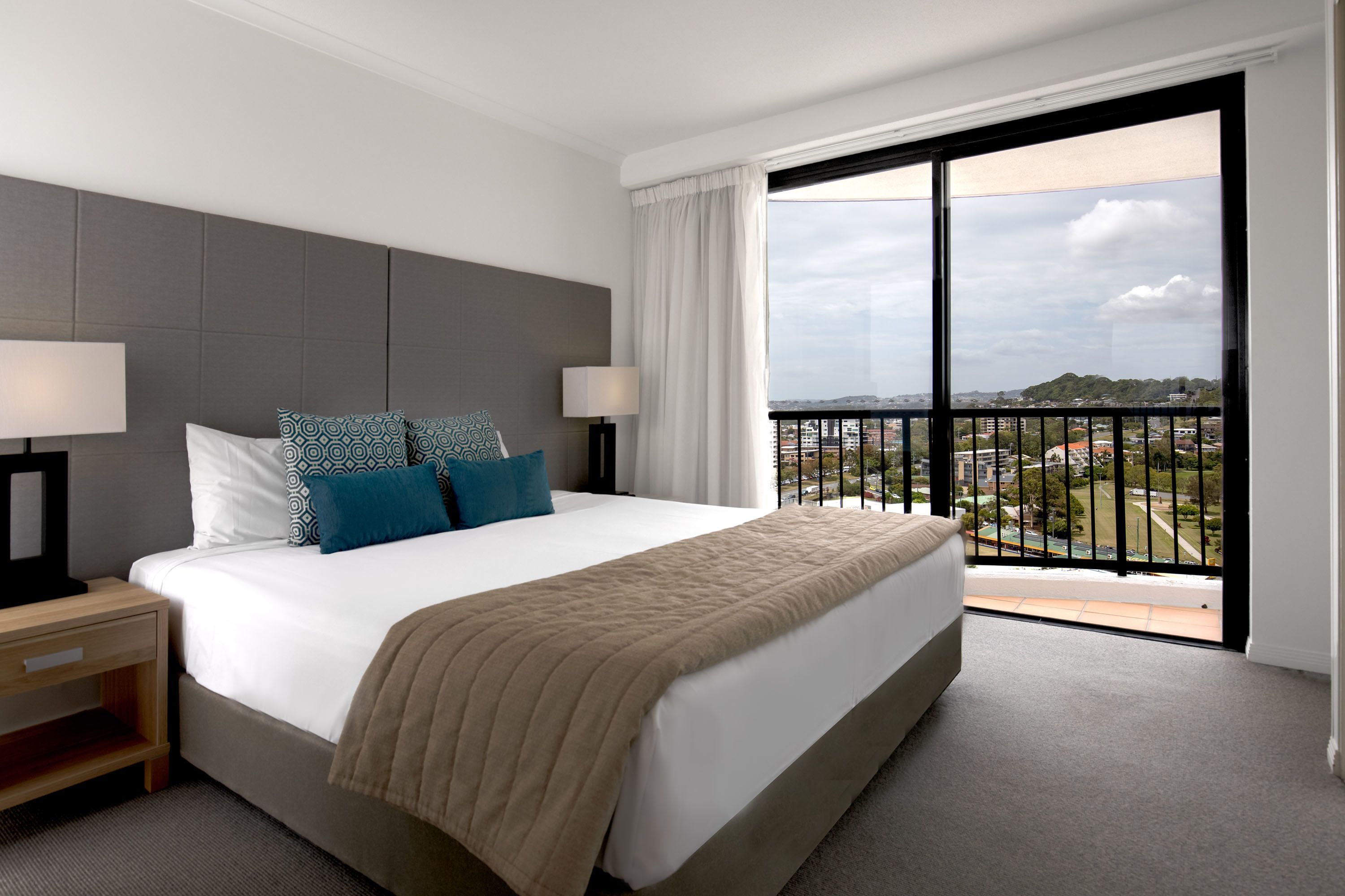 Mantra Coolangatta Beach — image 14