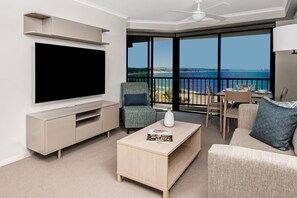 2 Bedroom Deluxe Ocean | In-room safe, soundproofing, iron/ironing board, cribs/infant beds