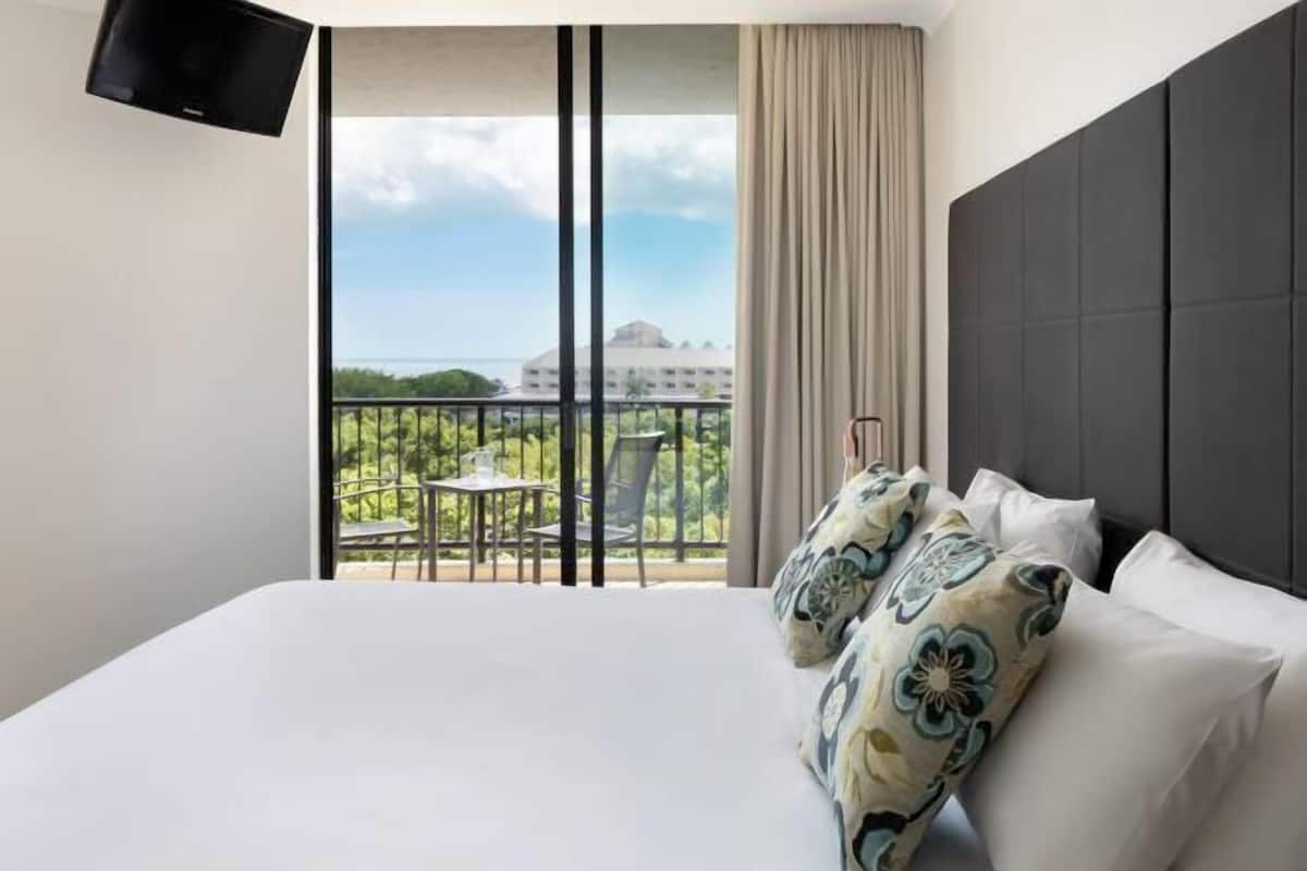 1 bedroom, in-room safe, iron/ironing board, WiFi