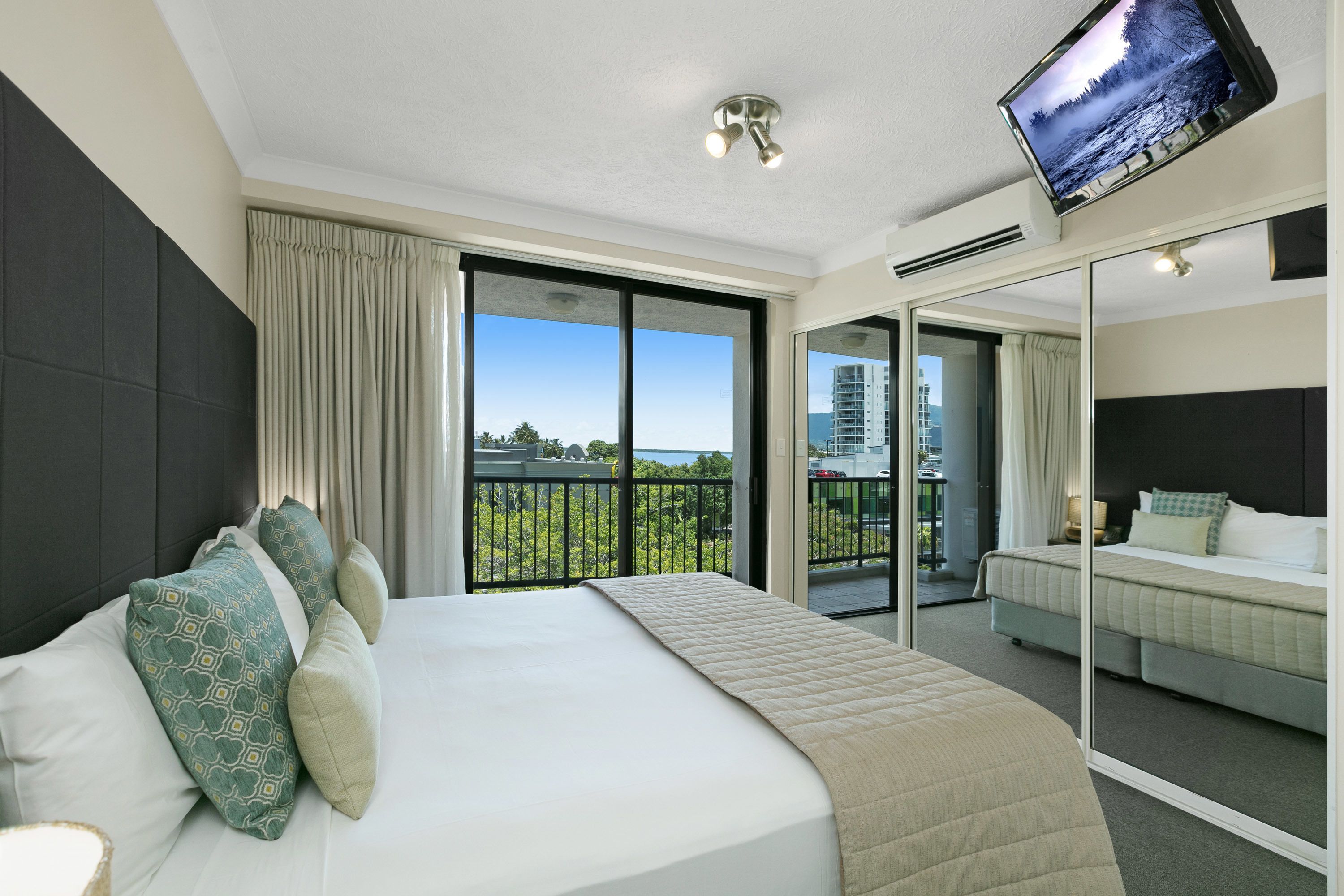 1 bedroom, in-room safe, iron/ironing board, wifi