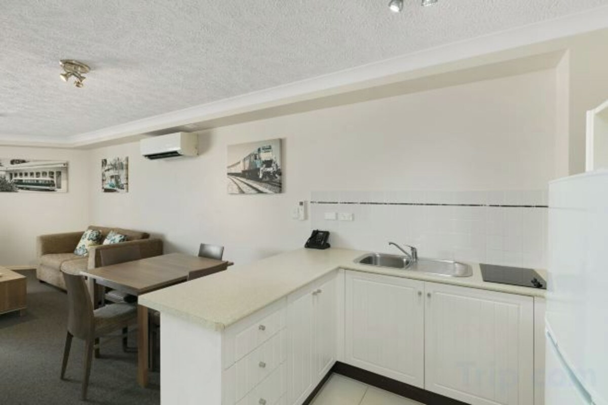 Private kitchen | Fridge, electric kettle