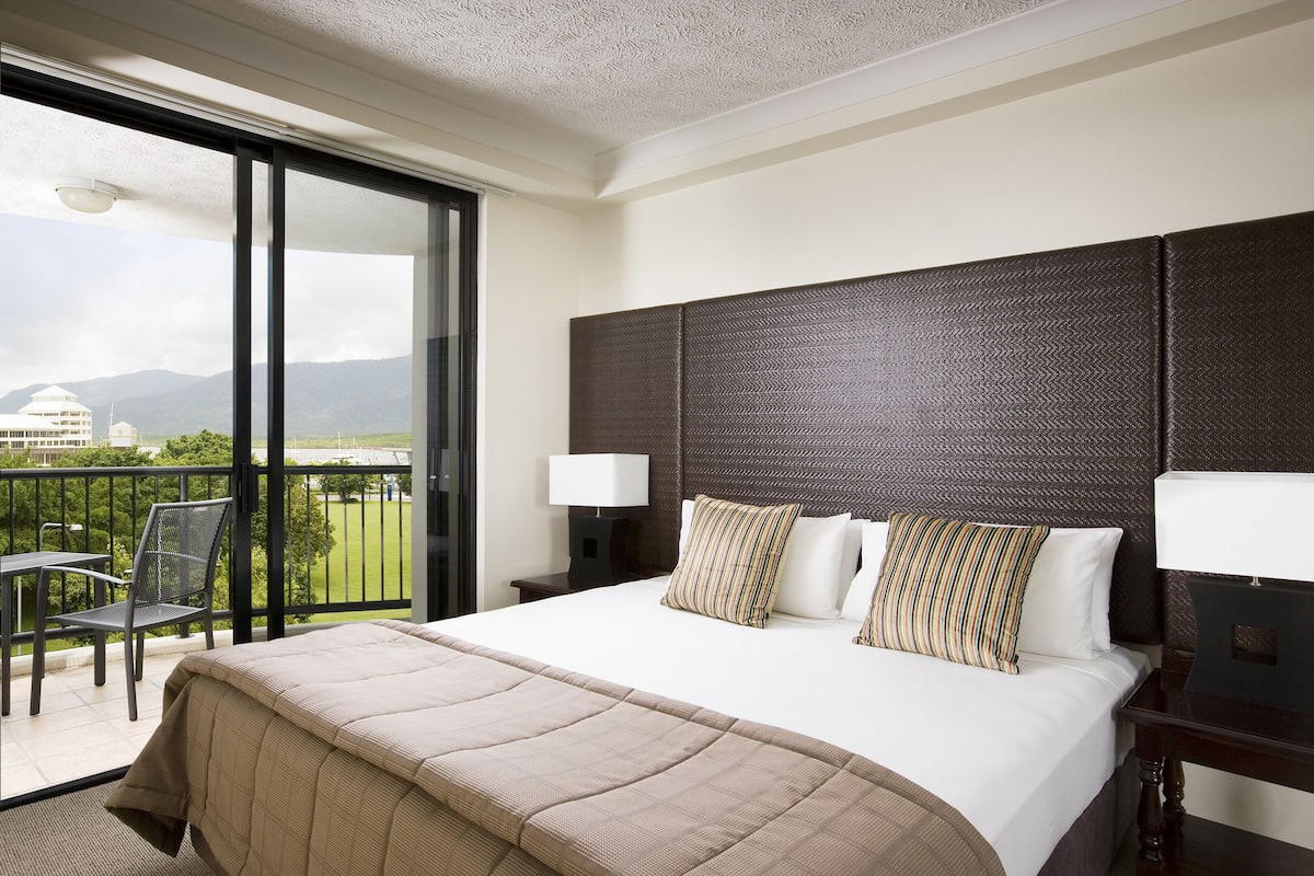 1 bedroom city view | 1 bedroom, in-room safe, iron/ironing board, wifi