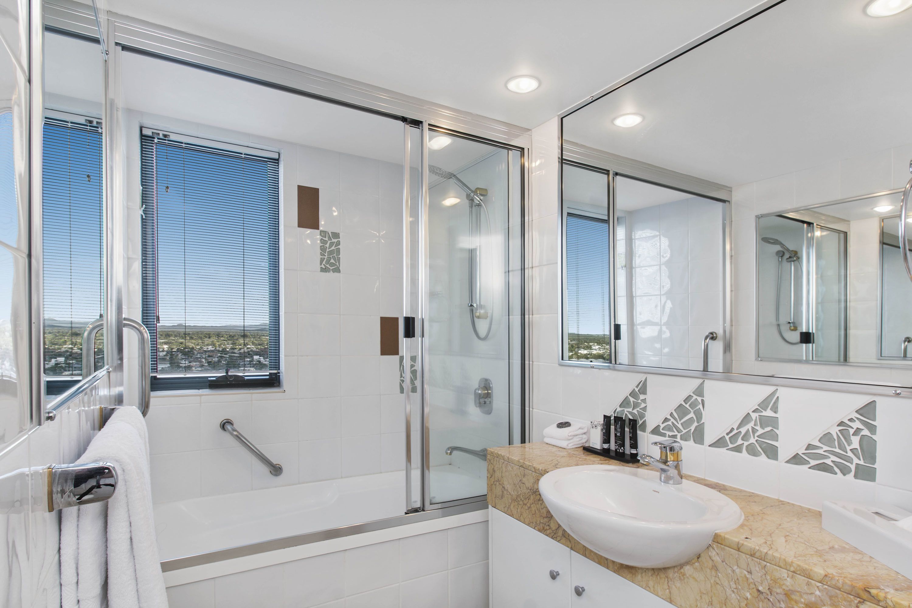 Mantra Mooloolaba Beach — image 12