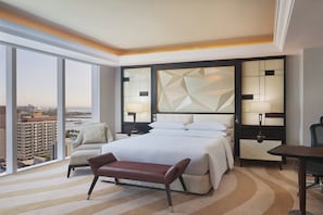 Presidential-Suite, 1 Schlafzimmer | Minibar, Zimmersafe, Schreibtisch, laptopgeeigneter Arbeitsplatz