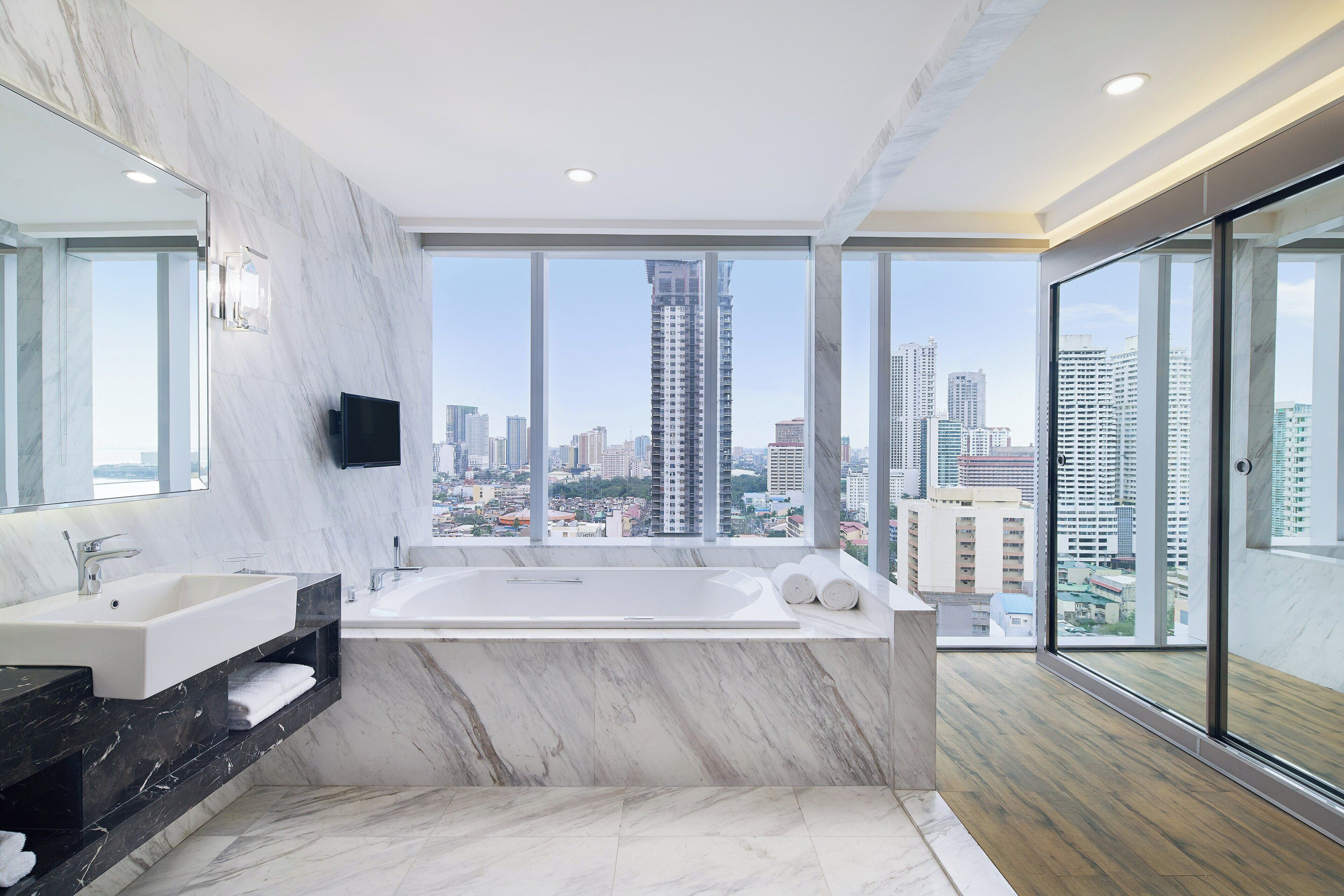 presidential suite, 1 bedroom | bathroom | deep-soaking bathtub, free toiletries, hair dryer, bathrobes