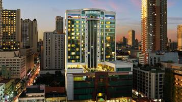 المنشأة من الخارج