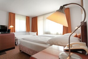 Comfort Triple Room, 1 Double Bed with Sofa bed | 1 bedroom, minibar, desk, laptop workspace