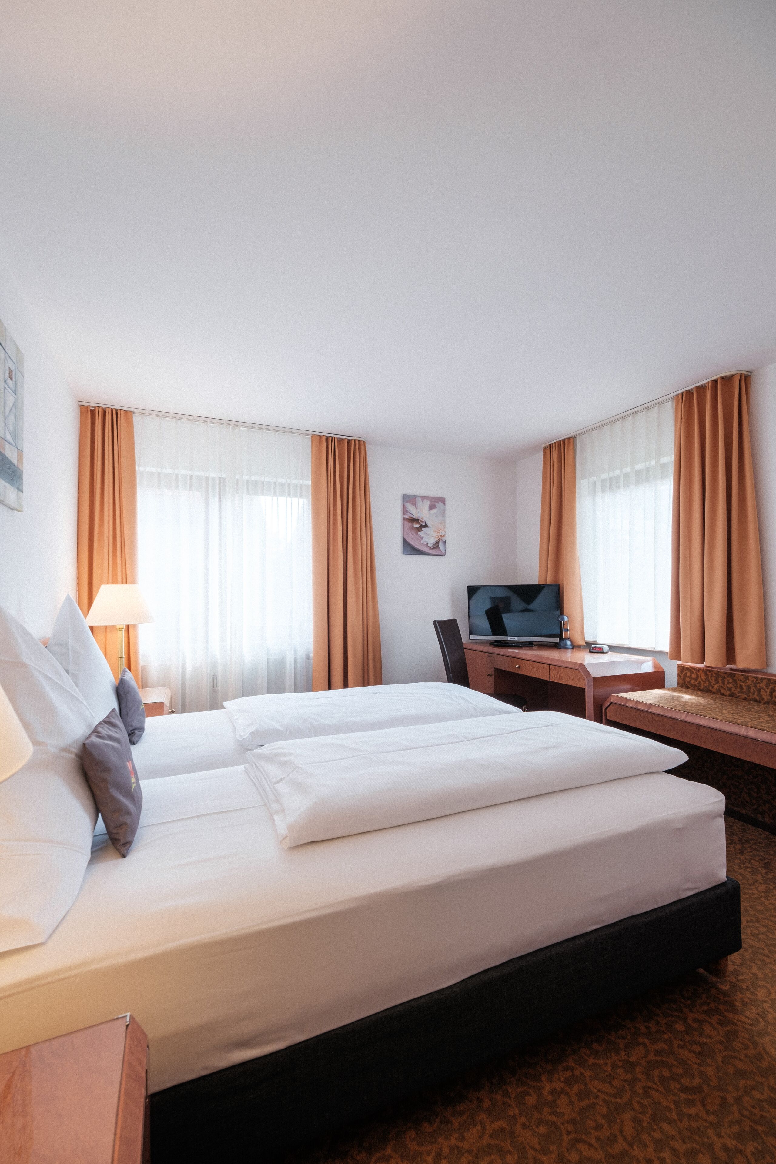 comfort double room | 1 bedroom, minibar, desk, laptop workspace