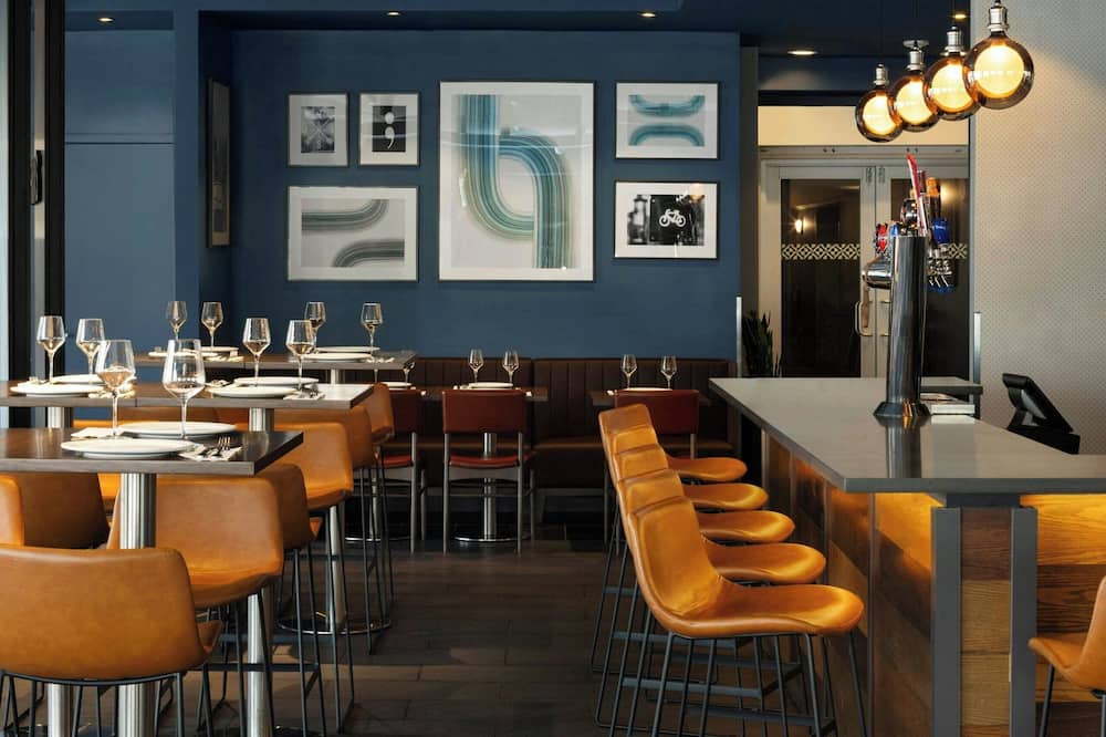 Four Points by Sheraton Surrey