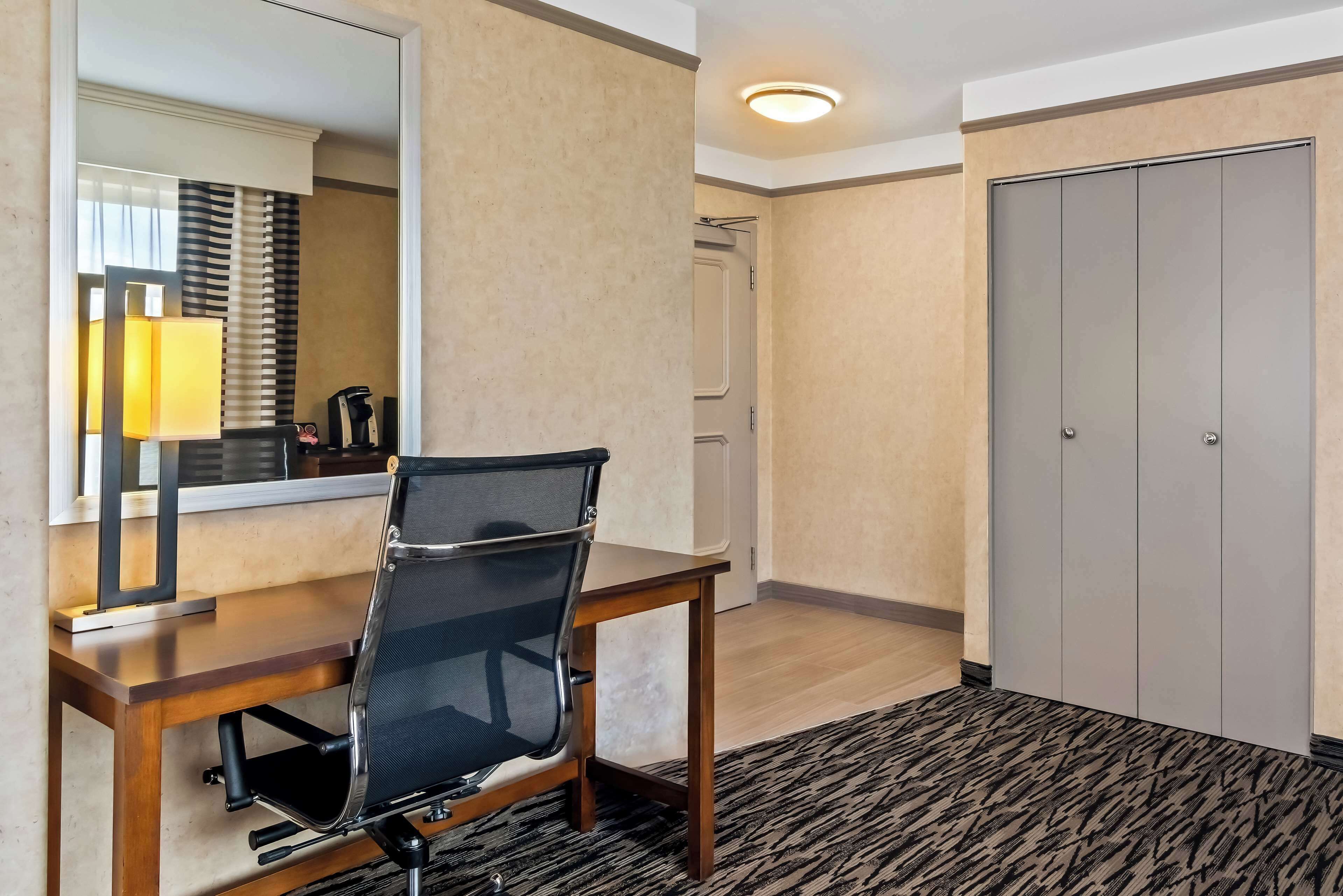 standard room, 1 king bed, non smoking, refrigerator & microwave (larger room) | 1 bedroom, premium bedding, in-room safe, desk