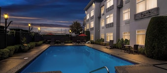 Best Western Plus Pitt Meadows Inn & Suites