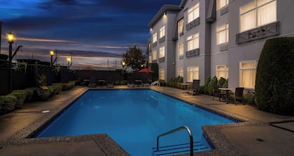Best Western Plus Pitt Meadows Inn & Suites