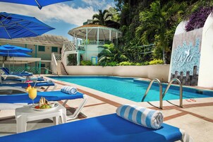 Outdoor pool, pool umbrellas, sun loungers