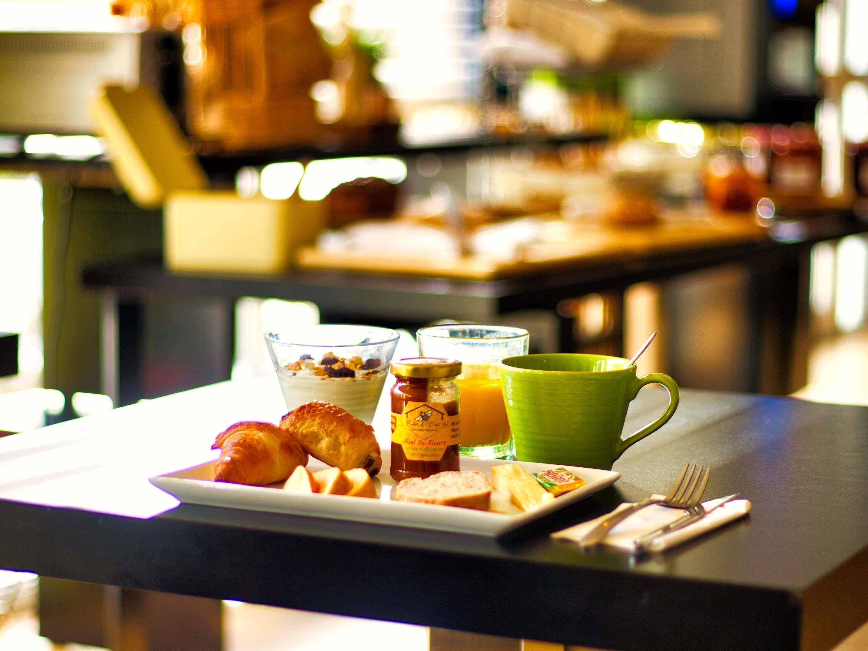 Päivittäinen buffetaamiainen (12 EUR per henkilö)