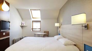 Chambre Double Standard, 1 lit double | Literie de qualité supérieure, rideaux occultants