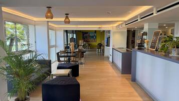 Bar (in der Unterkunft)