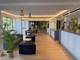 酒吧（店内）