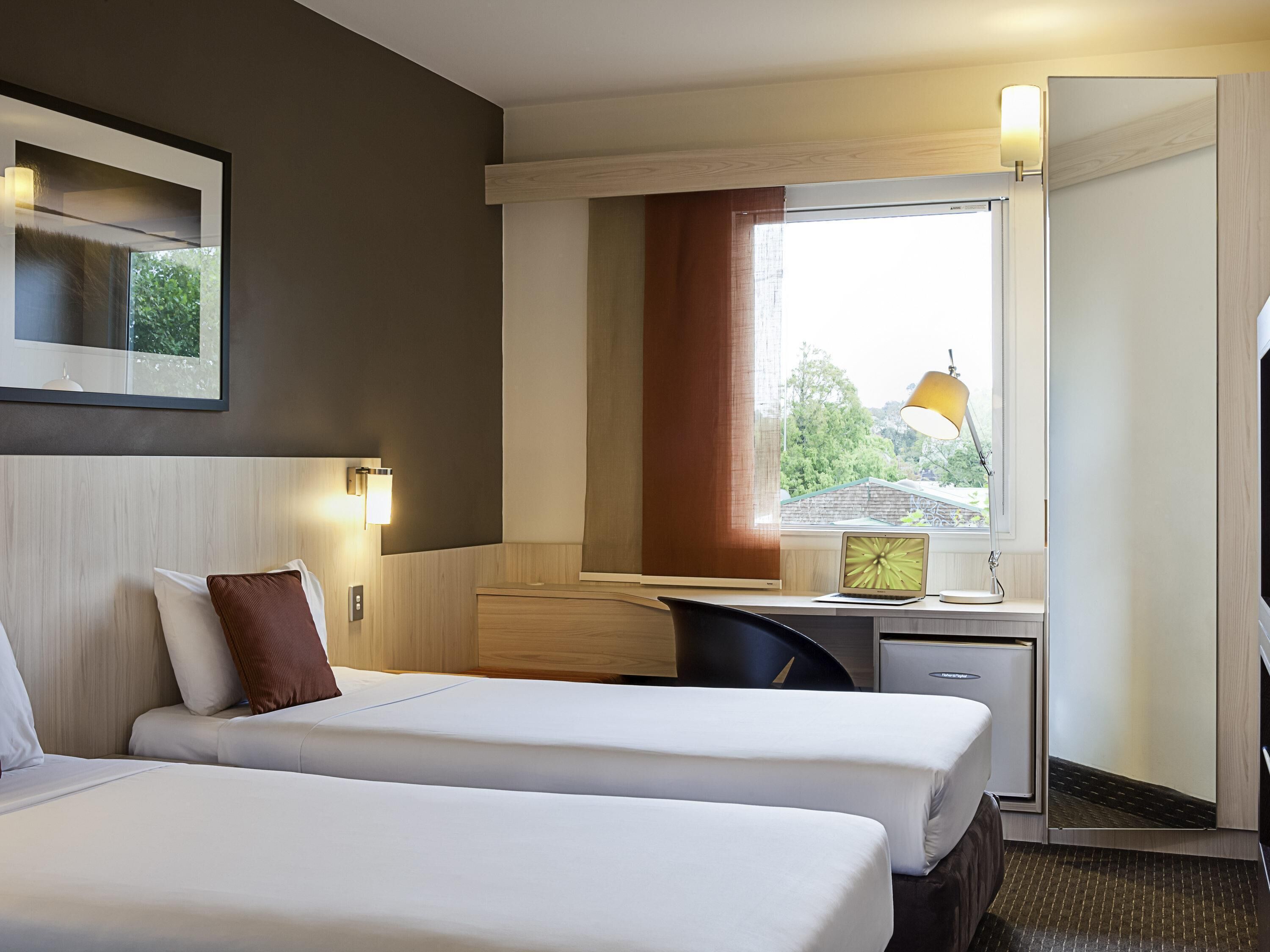 Standard Room, 2 Twin Beds | Hypo-allergenic bedding, desk, soundproofing, iron/ironing board